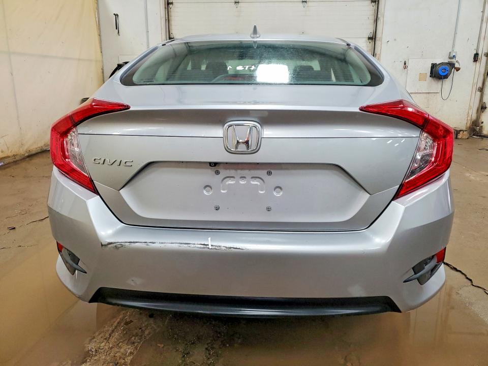 49880166 :رقم المزاد ، 19XFC2F7XJE029676 vin ، 2018 Honda Civic مزاد بيع