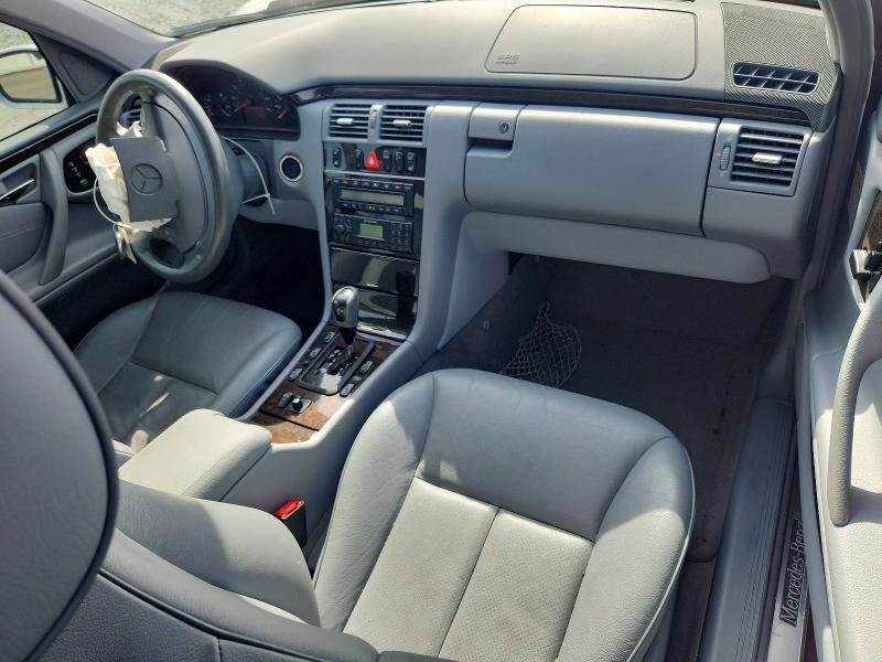 50698806 :رقم المزاد ، WDBJF65JX2B494963 vin ، 2002 Mercedes-benz E مزاد بيع