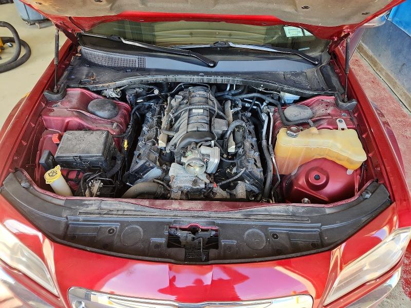 49043746 :رقم المزاد ، 2C3CK6CT8BH530297 vin ، 2011 Chrysler 300c مزاد بيع