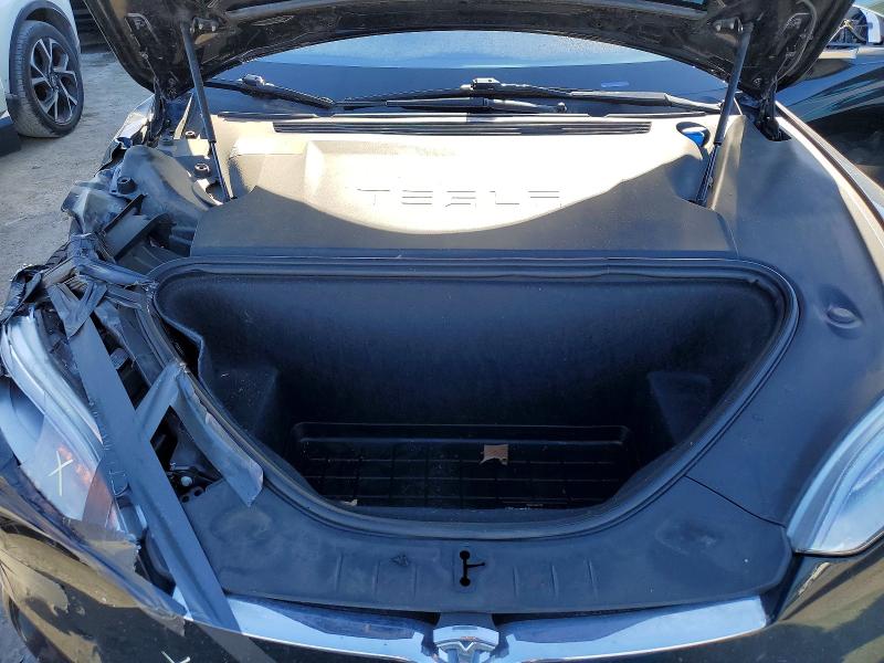 46868736 :رقم المزاد ، 5YJSA1E22JF248811 vin ، 2018 Tesla Model S مزاد بيع