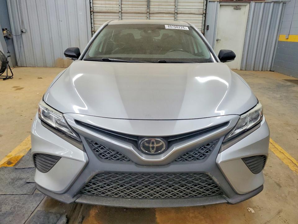 49708226 :رقم المزاد ، 4T1B11HK3KU785347 vin ، 2019 Toyota Camry مزاد بيع