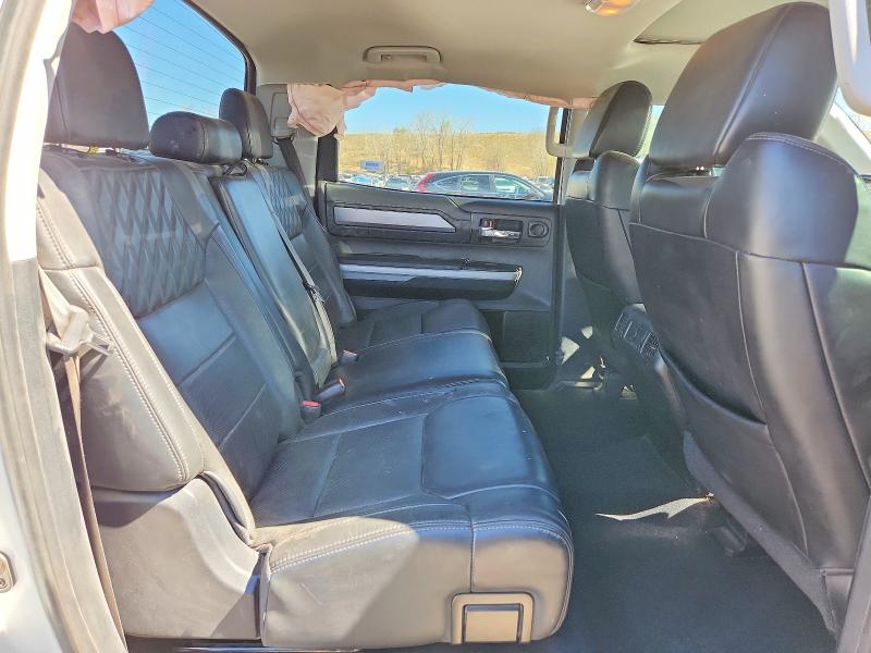Продажа на аукционе авто 2019 Toyota Tundra, vin: 5TFAY5F17KX811797, номер лота: 48754336