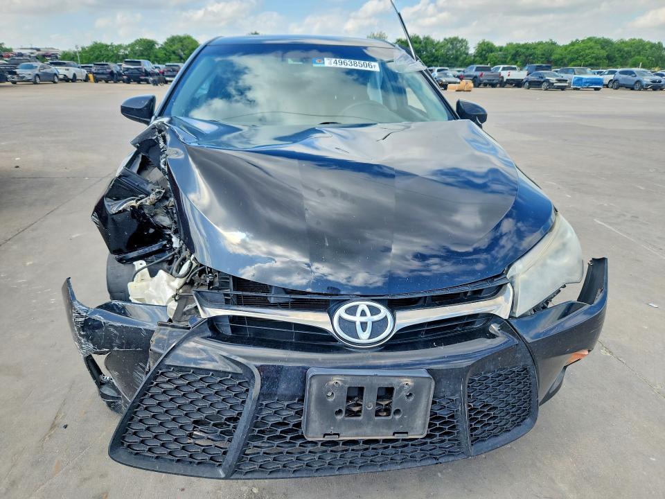 49638506 :رقم المزاد ، 4T1BF1FKXFU937831 vin ، 2015 Toyota Camry مزاد بيع