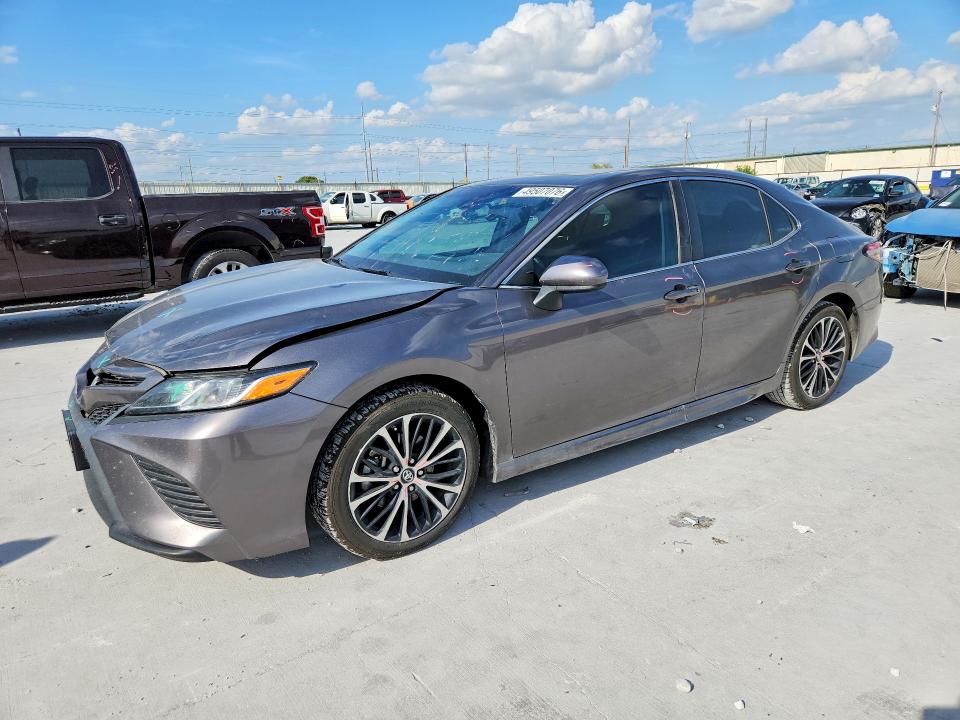 Продаж на аукціоні авто 2018 Toyota Camry, vin: 4T1B11HK8JU588592, номер лоту: 49507076