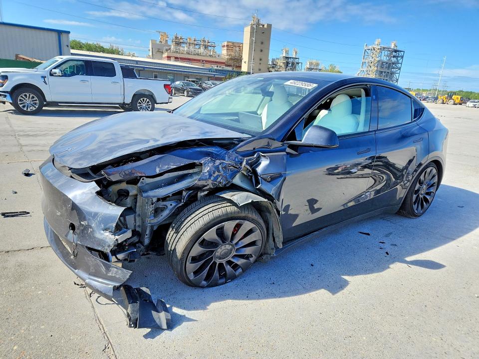 49229586 :رقم المزاد ، 7SAYGDEF8RF041352 vin ، 2024 Tesla Model Y مزاد بيع