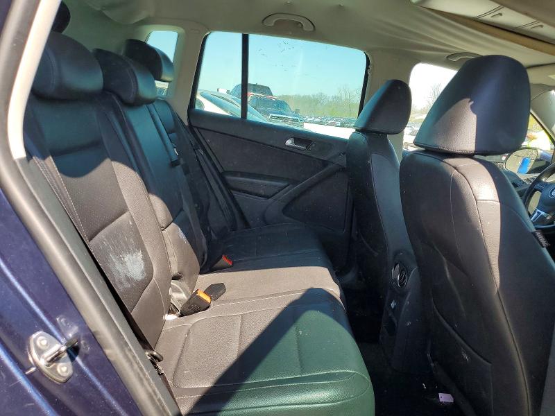 49471216 :رقم المزاد ، WVGAV7AX0BW504327 vin ، 2011 Volkswagen Tiguan مزاد بيع