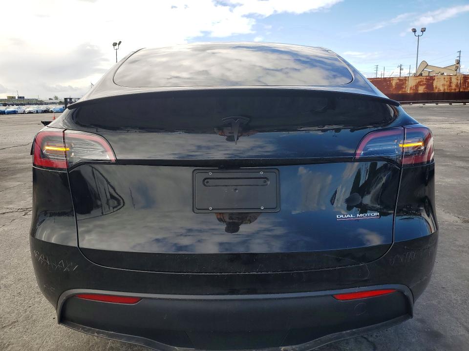 2025 Tesla Model Y მანქანა იყიდება აუქციონზე, vin: 7SAYGDEF5SF300403, აუქციონის ნომერი: 49509646