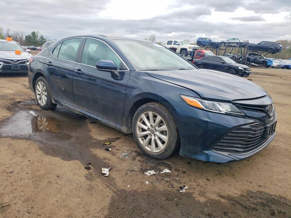 50675126 :رقم المزاد ، 4T1C11BK2LU003425 vin ، 2020 Toyota Camry مزاد بيع