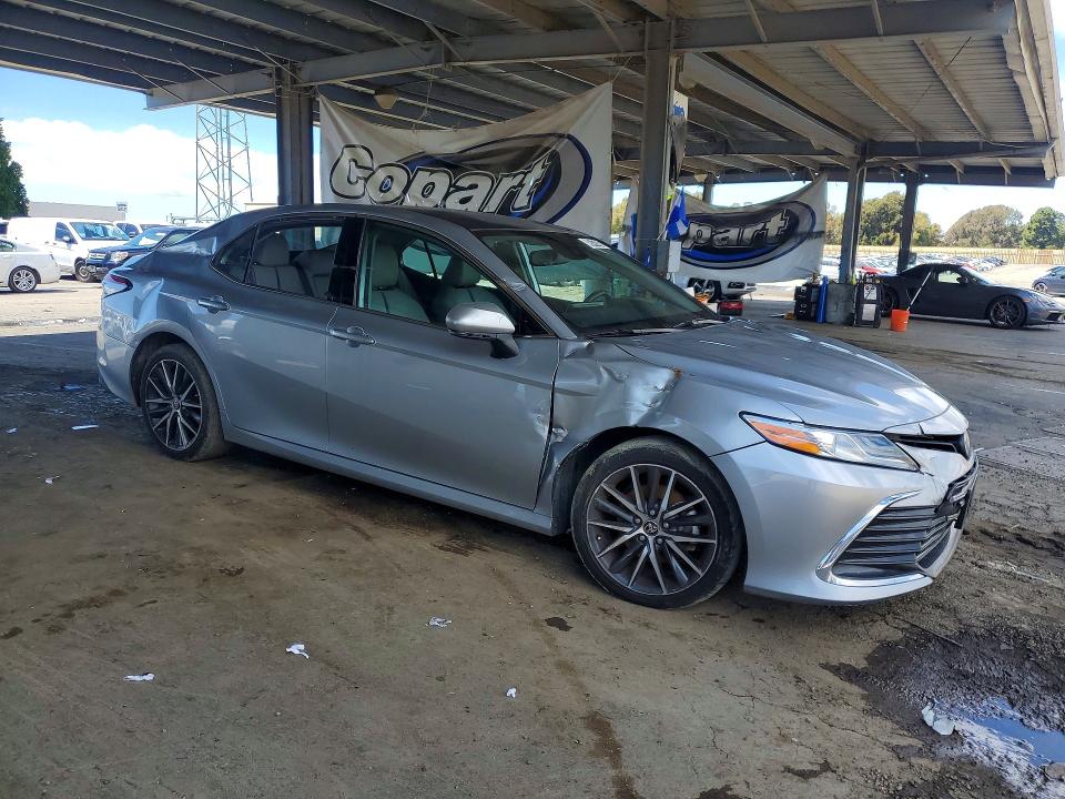 49747486 :رقم المزاد ، 4T1F31AK8NU599748 vin ، 2022 Toyota Camry مزاد بيع