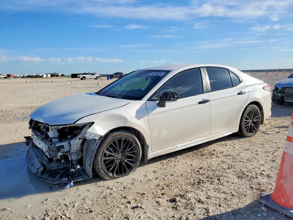 48794026 :رقم المزاد ، 4T1G11AK7NU030853 vin ، 2022 Toyota Camry مزاد بيع