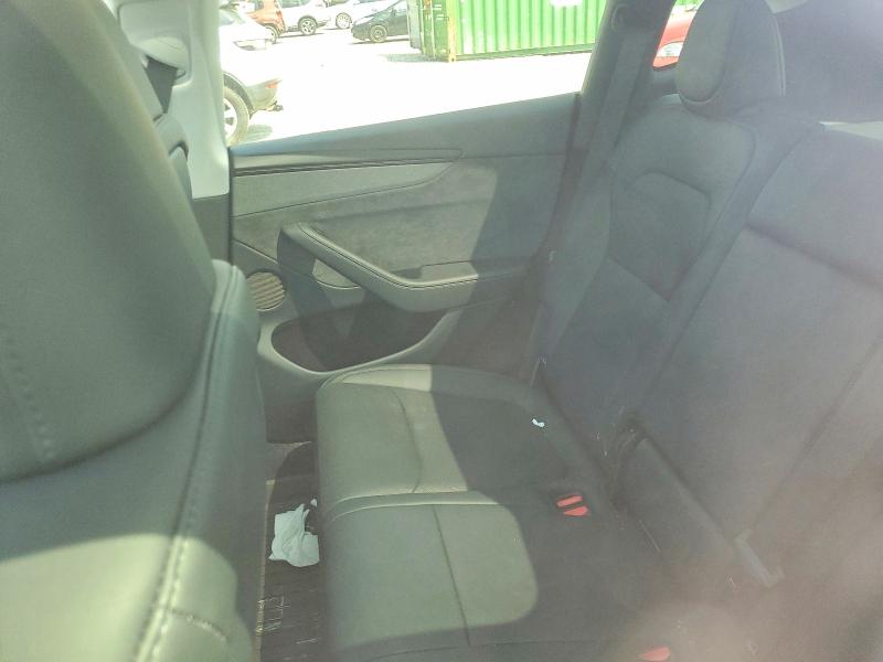 50958026 :رقم المزاد ، 7SAYGDED2TF421843 vin ، 2026 Tesla Model Y مزاد بيع