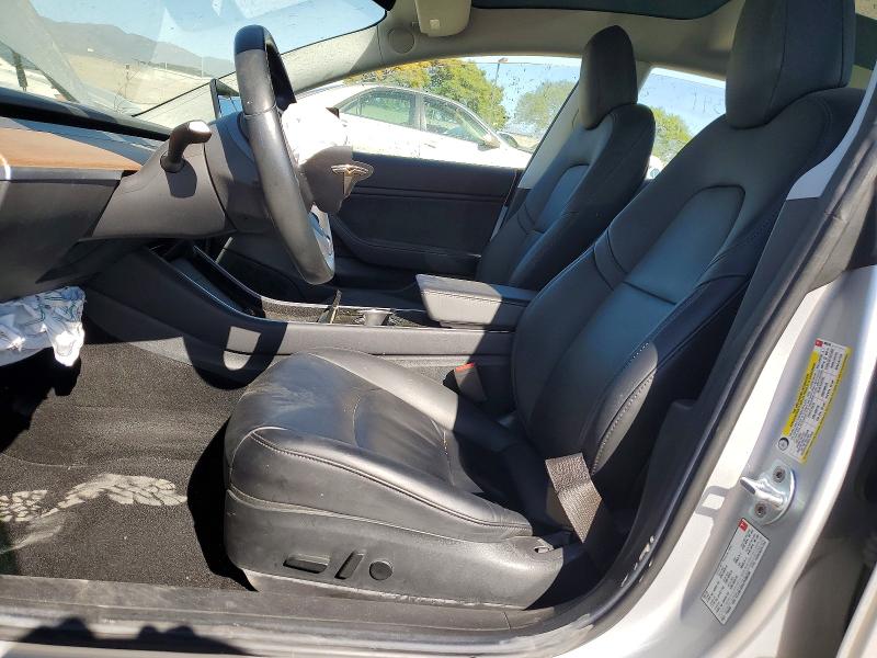 49284596 :رقم المزاد ، 5YJ3E1EA5JF005249 vin ، 2018 Tesla Model 3 مزاد بيع