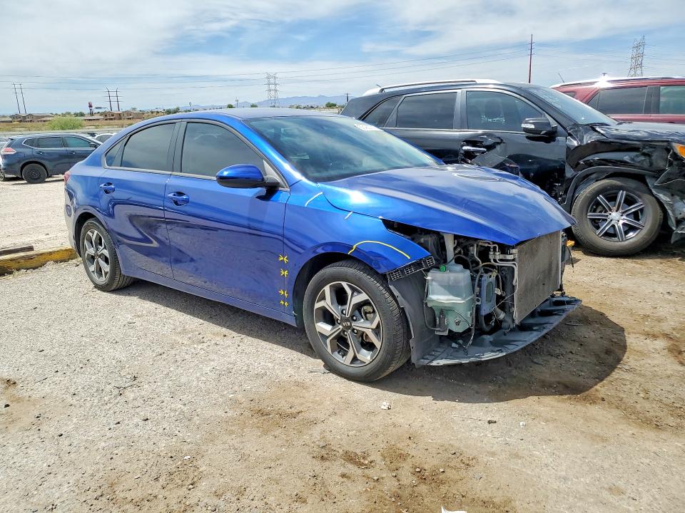 2021 Kia Forte მანქანა იყიდება აუქციონზე, vin: 3KPF24AD8ME412581, აუქციონის ნომერი: 50180776