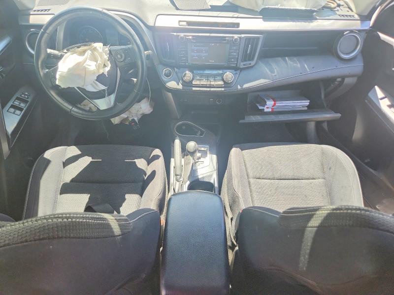 51275636 :رقم المزاد ، JTMRFREV5JJ211172 vin ، 2018 Toyota Rav4 مزاد بيع