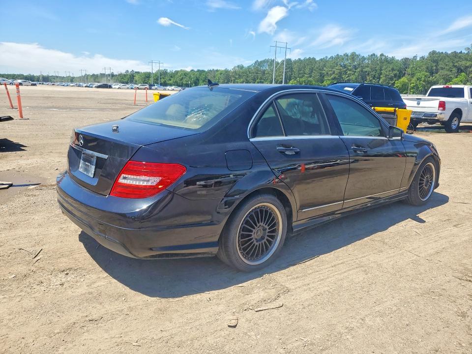 Продаж на аукціоні авто 2013 Mercedes-benz C, vin: WDDGF4HB4DR254005, номер лоту: 48820786
