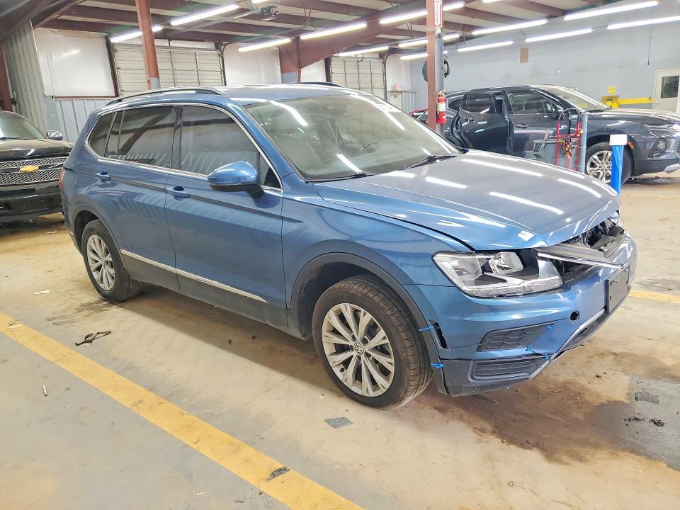 50133486 :رقم المزاد ، 3VV2B7AX7JM122815 vin ، 2018 Volkswagen Tiguan مزاد بيع