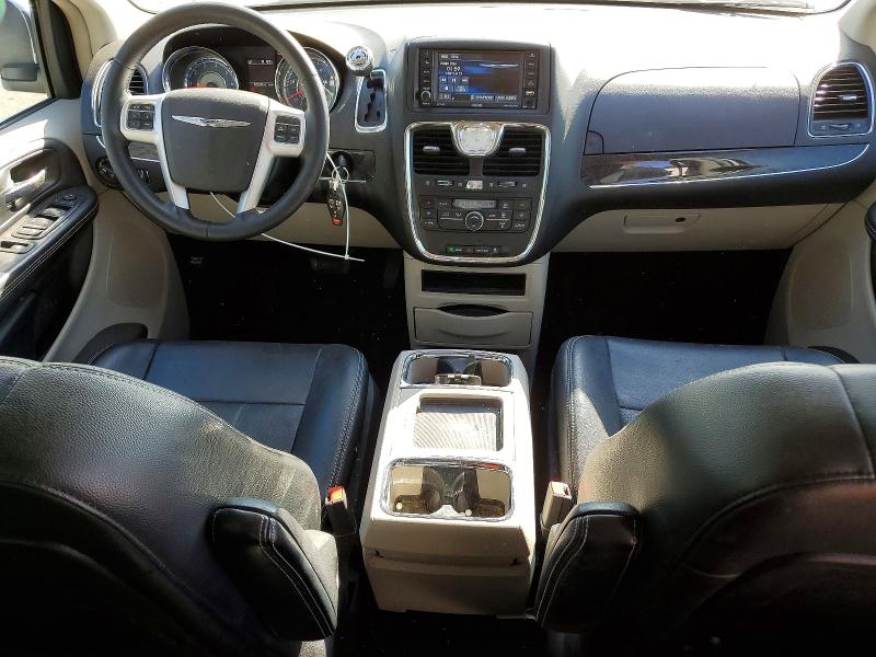50496946 :رقم المزاد ، 2C4RC1CG4FR674924 vin ، 2015 Chrysler Town&count مزاد بيع