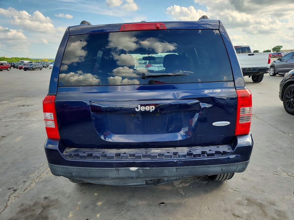 49261796 :رقم المزاد ، 1C4NJPFA9GD599589 vin ، 2016 Jeep Patriot مزاد بيع