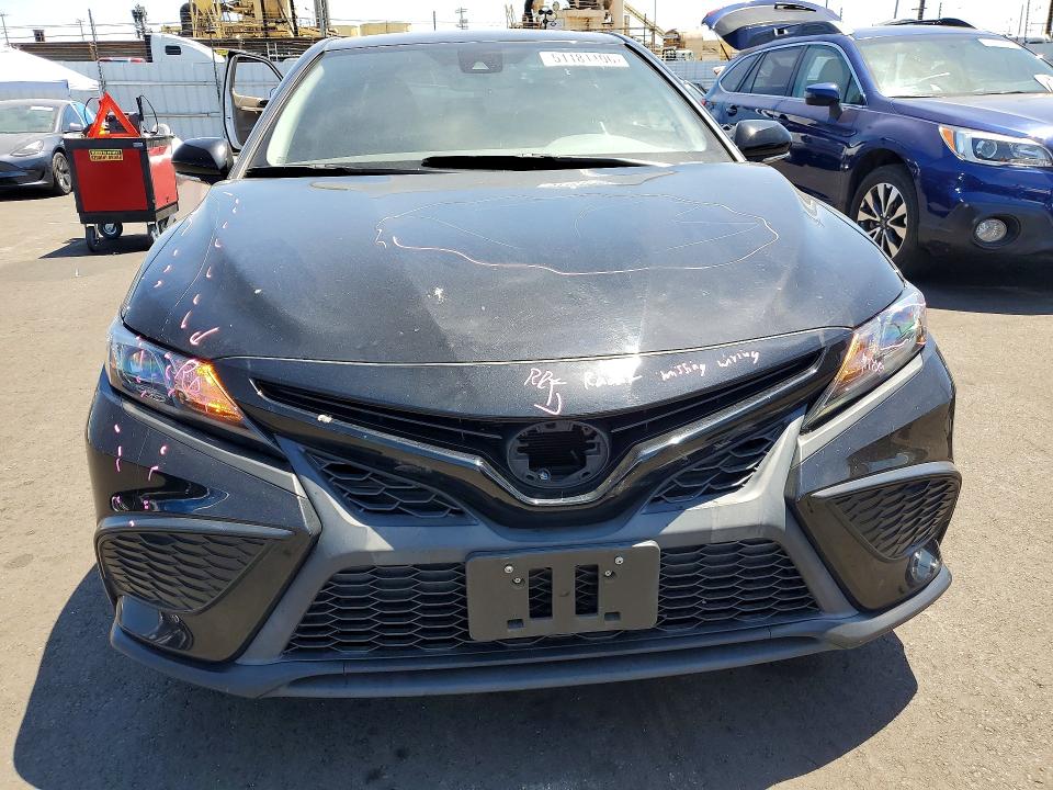 51181106 :رقم المزاد ، 4T1T31AK4RU062609 vin ، 2024 Toyota Camry Hybrid مزاد بيع