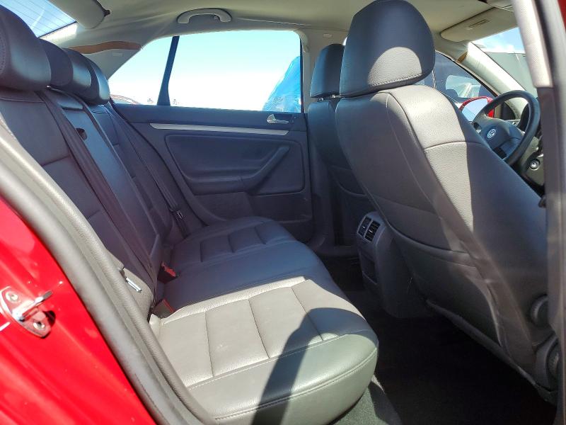 51044126 :رقم المزاد ، 3VWRF71K67M098244 vin ، 2007 Volkswagen Jetta مزاد بيع