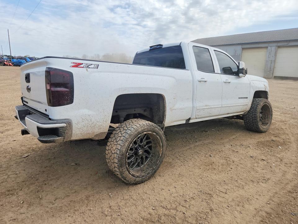 Продаж на аукціоні авто 2018 Chevrolet Silverado, vin: 1GCVKREC4JZ110618, номер лоту: 50879776