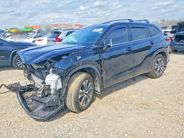 49147826 :رقم المزاد ، 5TDGZRBH5NS236773 vin ، 2022 Toyota Highlander مزاد بيع
