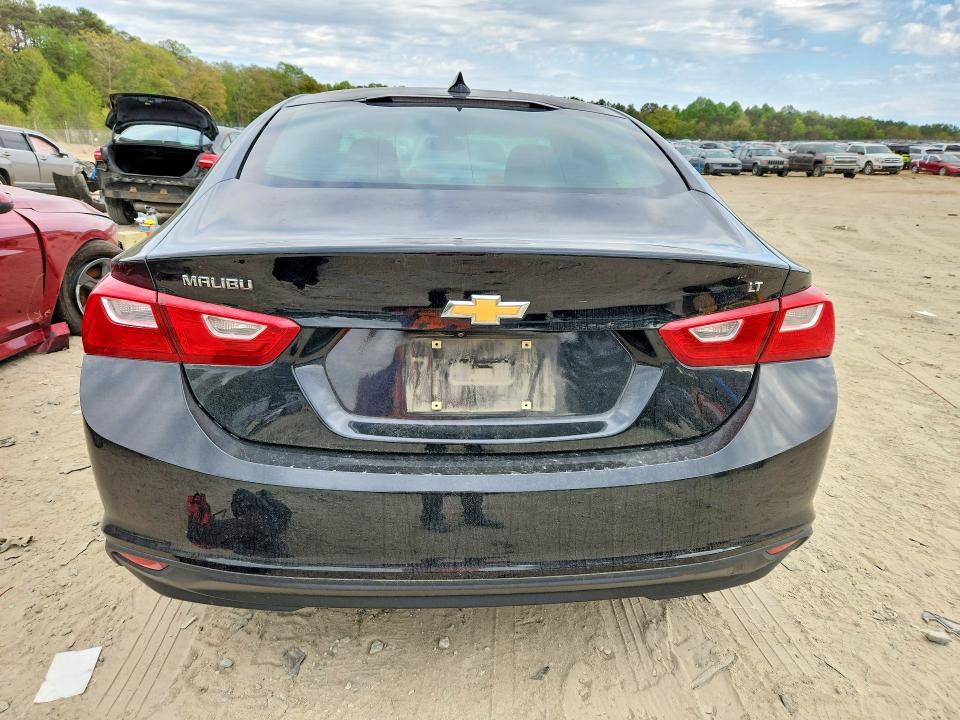 50885796 :رقم المزاد ، 1G1ZD5ST8JF121611 vin ، 2018 Chevrolet Malibu مزاد بيع