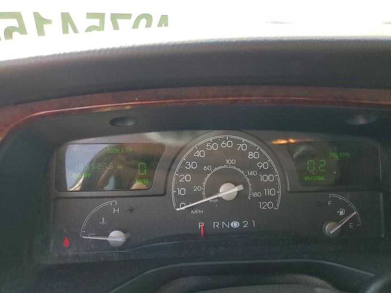 2003 Lincoln Town Car მანქანა იყიდება აუქციონზე, vin: 1LNHM81W33Y626894, აუქციონის ნომერი: 49754156