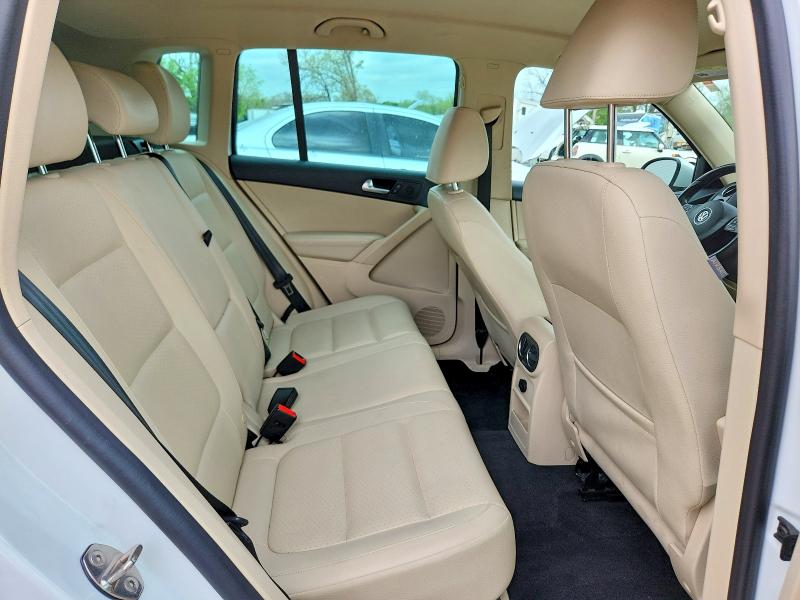 2015 Volkswagen Tiguan მანქანა იყიდება აუქციონზე, vin: WVGBV7AX6FW578927, აუქციონის ნომერი: 49939466