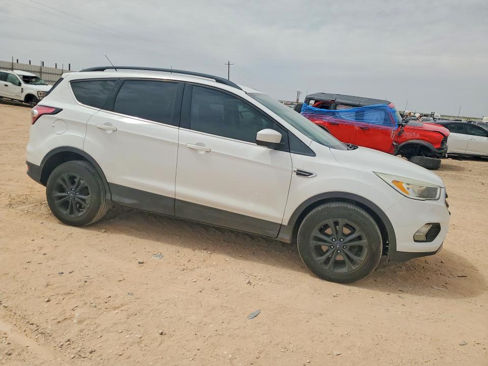 Продаж на аукціоні авто 2018 Ford Escape, vin: 1FMCU0GD7JUB76222, номер лоту: 51612286