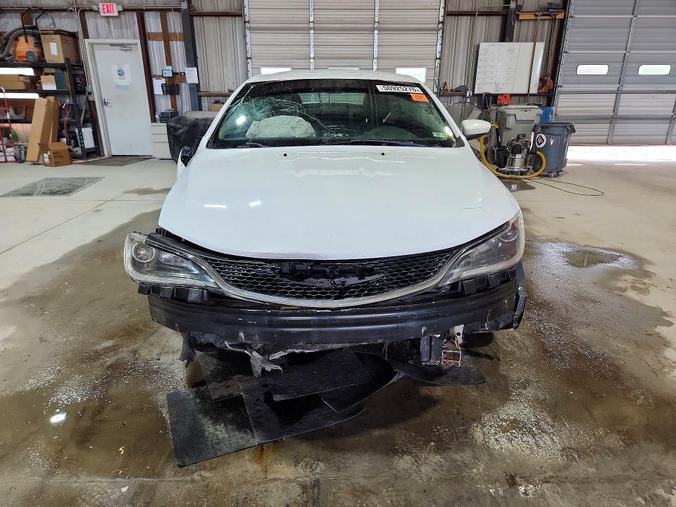 50925276 :رقم المزاد ، 1C3CCCAB8FN711550 vin ، 2015 Chrysler 200 مزاد بيع