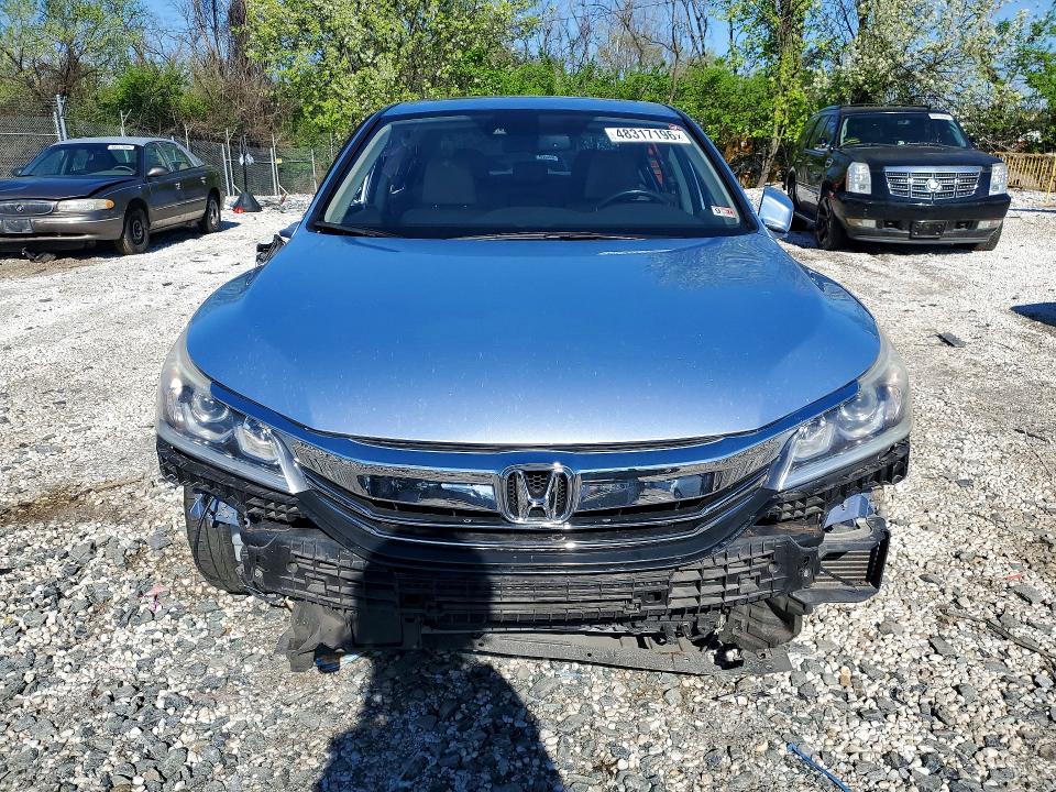 48317196 :رقم المزاد ، JHMCR6F50HC021271 vin ، 2017 Honda Accord مزاد بيع