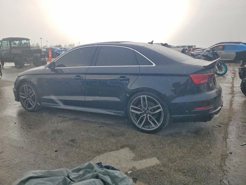 48908706 :رقم المزاد ، WAUB1GFFXJ1011865 vin ، 2018 Audi S3 مزاد بيع