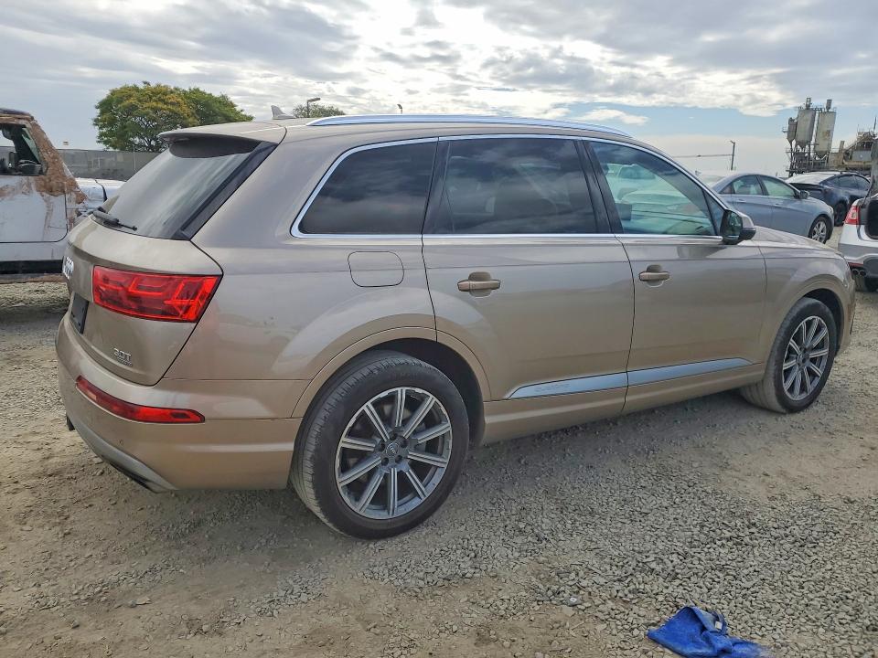 2018 Audi Q7 მანქანა იყიდება აუქციონზე, vin: WA1LAAF78JD020053, აუქციონის ნომერი: 48956376