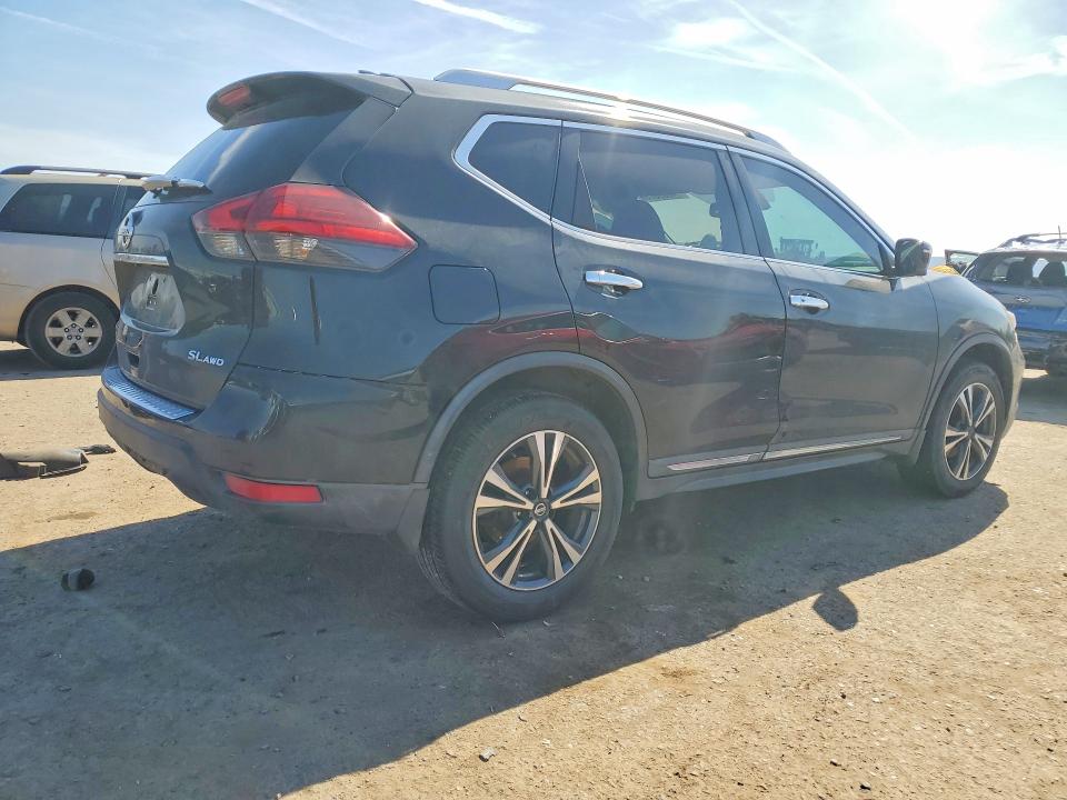 2017 Nissan Rogue მანქანა იყიდება აუქციონზე, vin: 5N1AT2MV9HC827532, აუქციონის ნომერი: 46390756