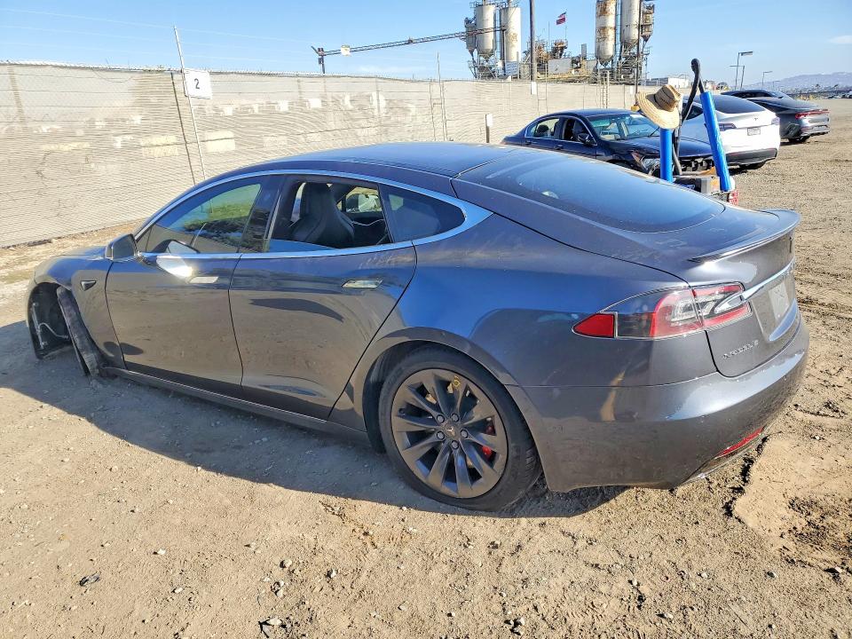49937516 :رقم المزاد ، 5YJSA1E47JF243878 vin ، 2018 Tesla Model S مزاد بيع