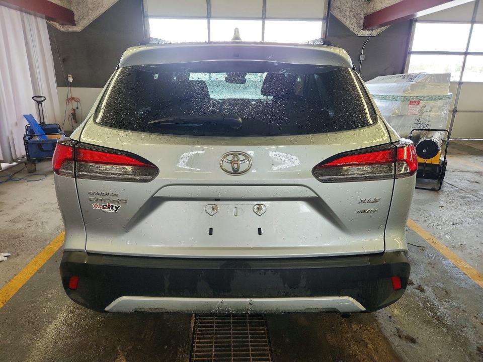 49713566 :رقم المزاد ، 7MUDAABG2RV116122 vin ، 2024 Toyota Corolla Cross مزاد بيع
