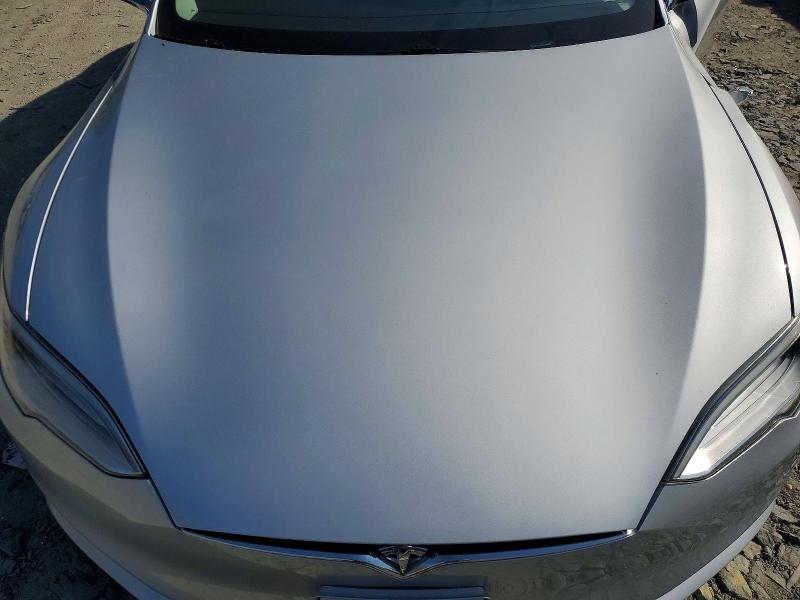 48008436 :رقم المزاد ، 5YJSA1E20JF253571 vin ، 2018 Tesla Model S مزاد بيع