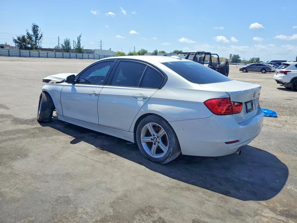 49855666 :رقم المزاد ، WBA3B1G56ENT01099 vin ، 2014 Bmw 320 مزاد بيع