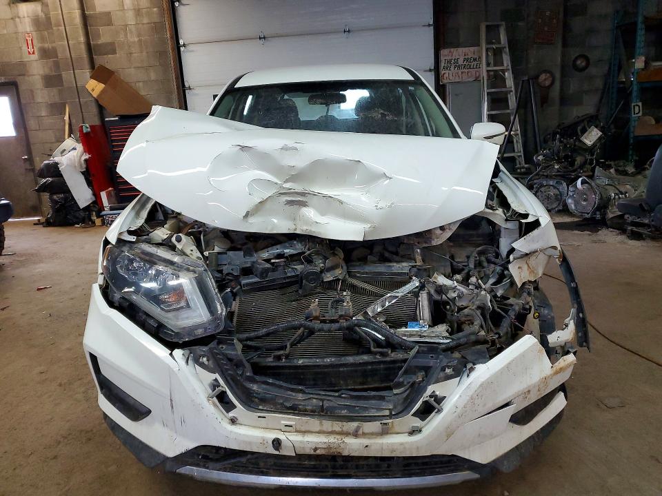 Auction sale of the 2018 Nissan Rogue, vin: 5N1AT2MV6JC811648, lot number: 47829166
