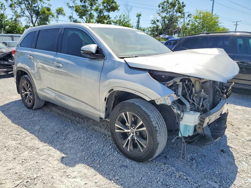 50269036 :رقم المزاد ، 5TDZARFH9HS028832 vin ، 2017 Toyota Highlander مزاد بيع