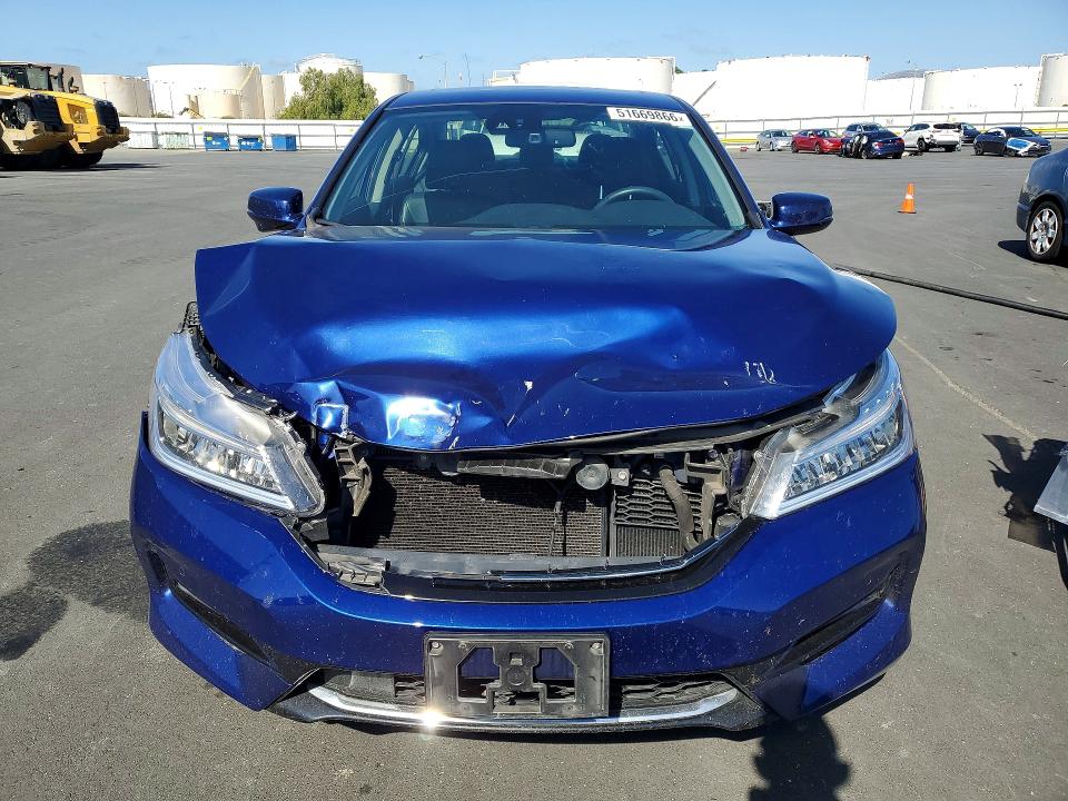 Продажа на аукционе авто 2017 Honda Accord, vin: JHMCR6F70HC005685, номер лота: 51669866