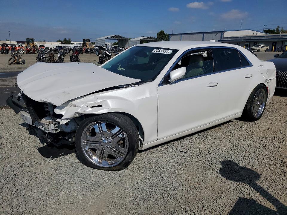 50322276 :رقم المزاد ، 2C3CCAAG2FH853451 vin ، 2015 Chrysler 300 مزاد بيع