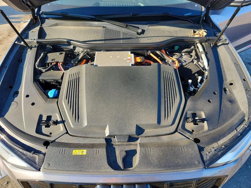 Aukcja sprzedaży 2021 Audi E-tron, vin: WA1LAAGEXMB010704, numer aukcji: 49129056
