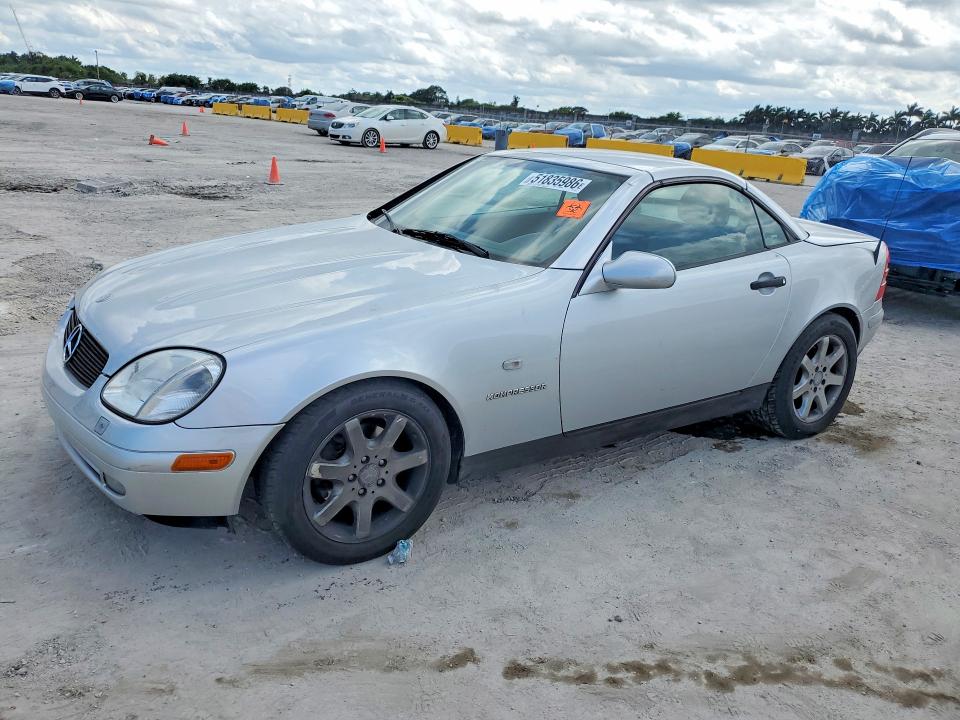Aukcja sprzedaży 2000 Mercedes-benz Slk, vin: WDBKK47F4YF163147, numer aukcji: 51835986