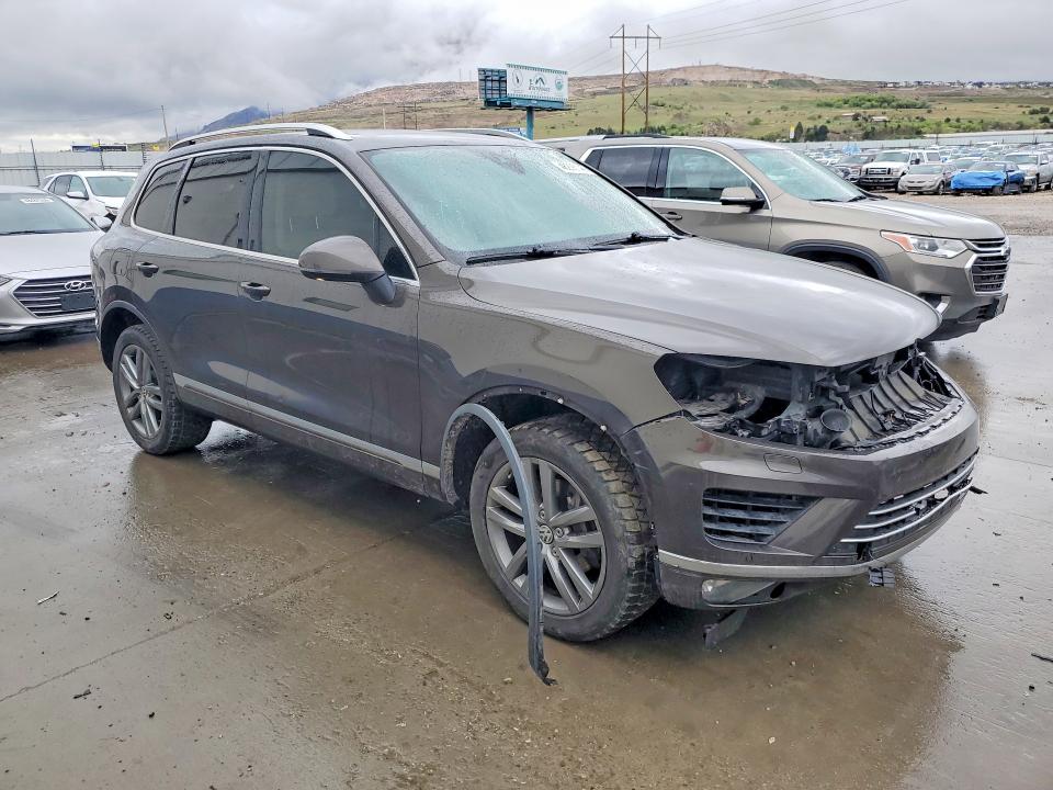 48290146 :رقم المزاد ، WVGEF9BP6GD012879 vin ، 2016 Volkswagen Touareg مزاد بيع