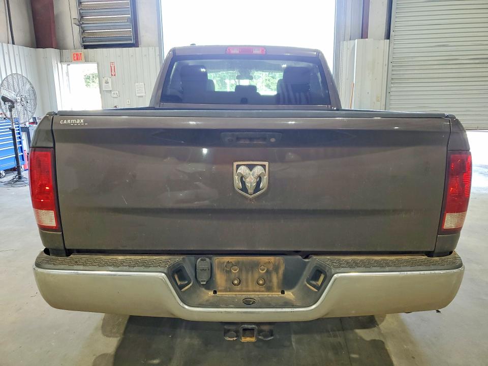 50504106 :رقم المزاد ، 1C6RR6FG3JS324528 vin ، 2018 Ram 1500 مزاد بيع