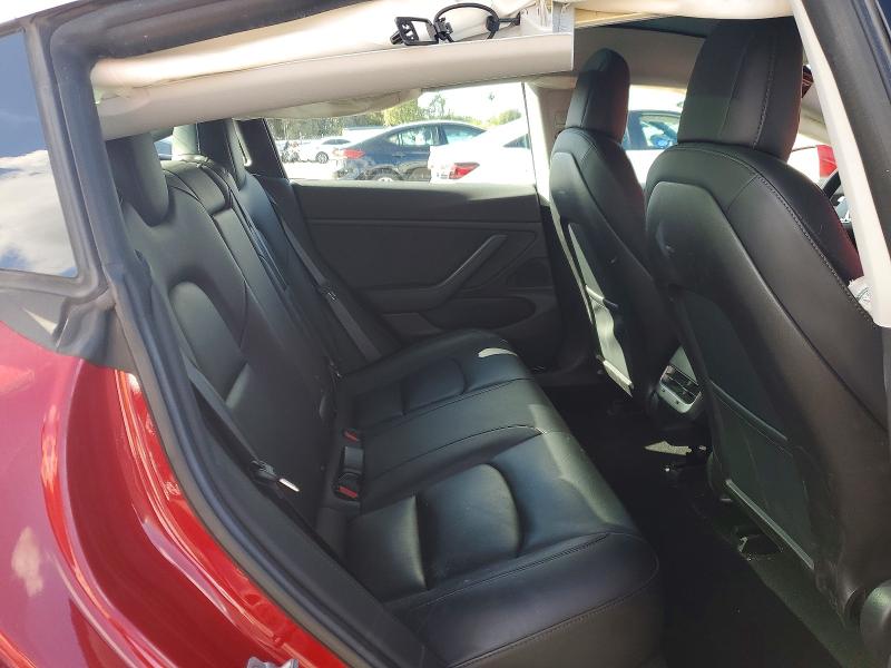 49504976 :رقم المزاد ، 5YJ3E1EA0JF102973 vin ، 2018 Tesla Model 3 مزاد بيع