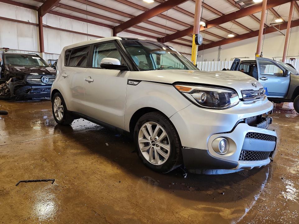 2017 Kia Soul მანქანა იყიდება აუქციონზე, vin: KNDJP3A5XH7430035, აუქციონის ნომერი: 50000746