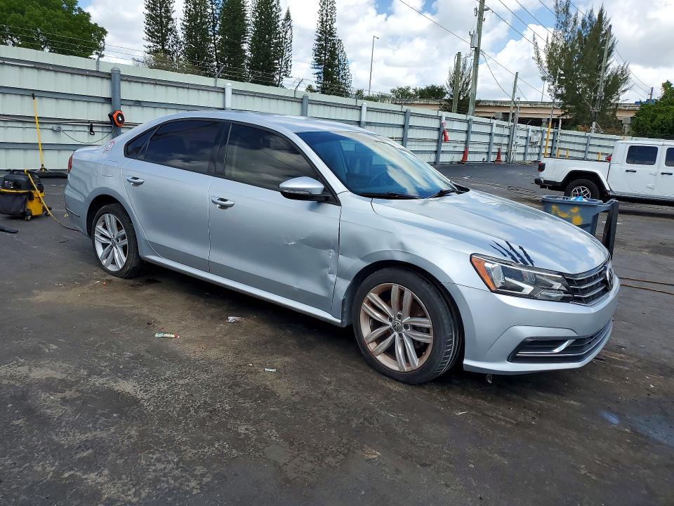 Продажа на аукционе авто 2018 Volkswagen Passat, vin: 1VWAA7A32JC023716, номер лота: 48959296